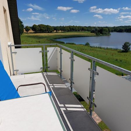 Dachgeschosswohnung Mit Seeblick Ahrensbok المظهر الخارجي الصورة