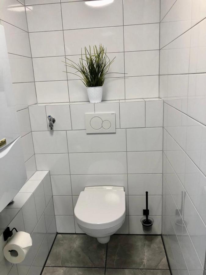 Dachgeschosswohnung Mit Seeblick Ahrensbok المظهر الخارجي الصورة